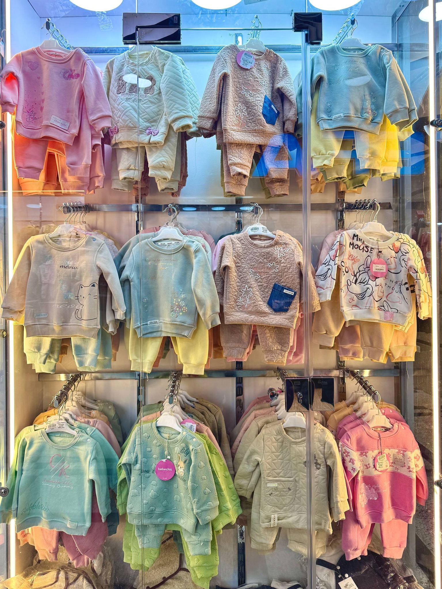 صورة بيبي فلاش لملابس الأطفال