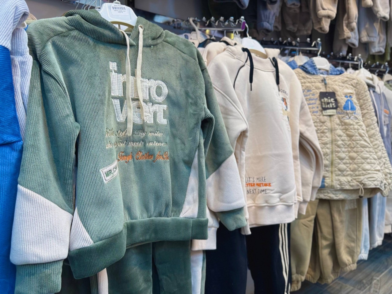 صورة بيبي فلاش لملابس الأطفال